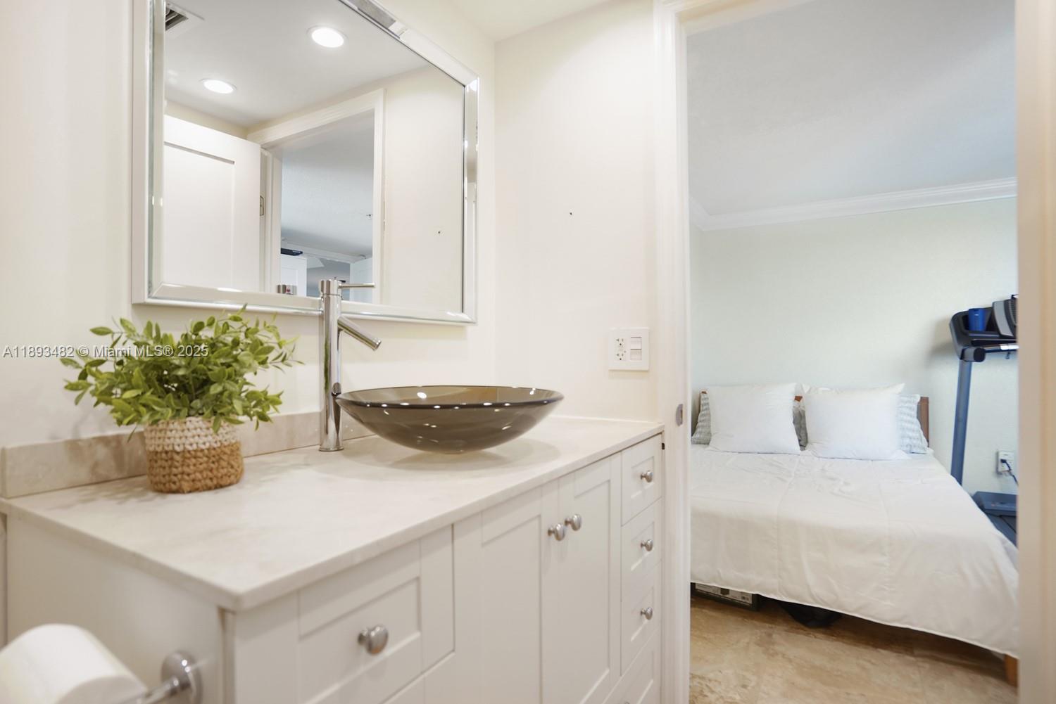 MARQUIS I OF CORAL WAY CO - Residential Lease