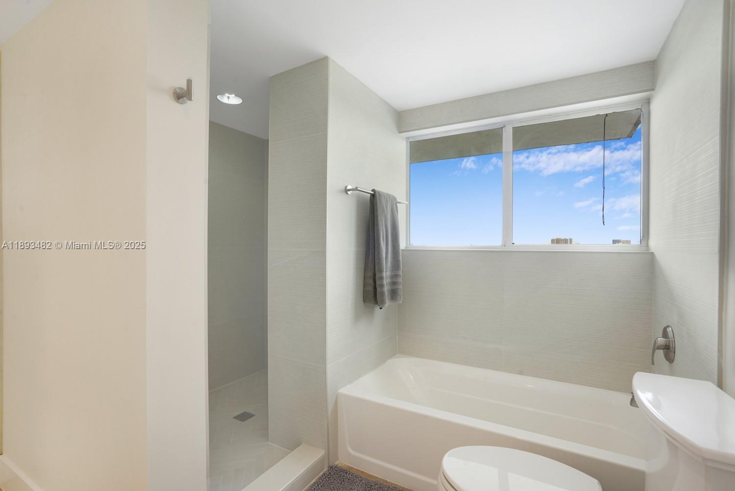 MARQUIS I OF CORAL WAY CO - Residential Lease