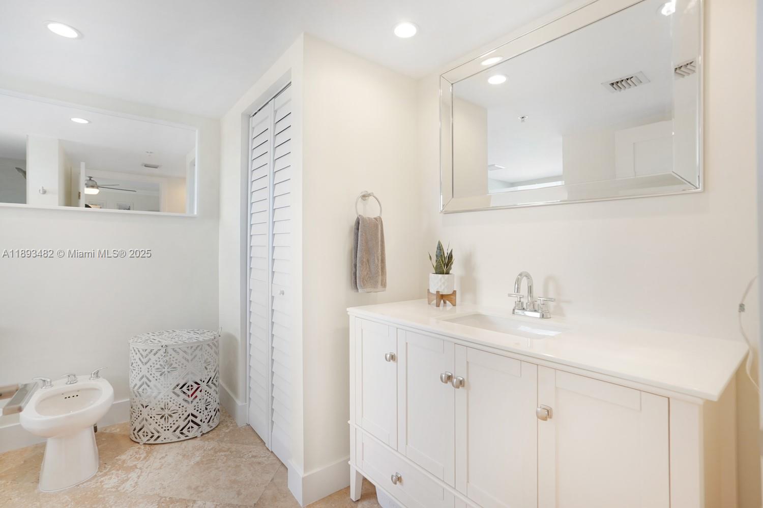 MARQUIS I OF CORAL WAY CO - Residential Lease