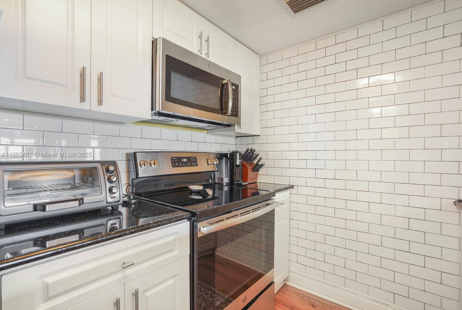 MARQUIS I OF CORAL WAY CO - Residential Lease