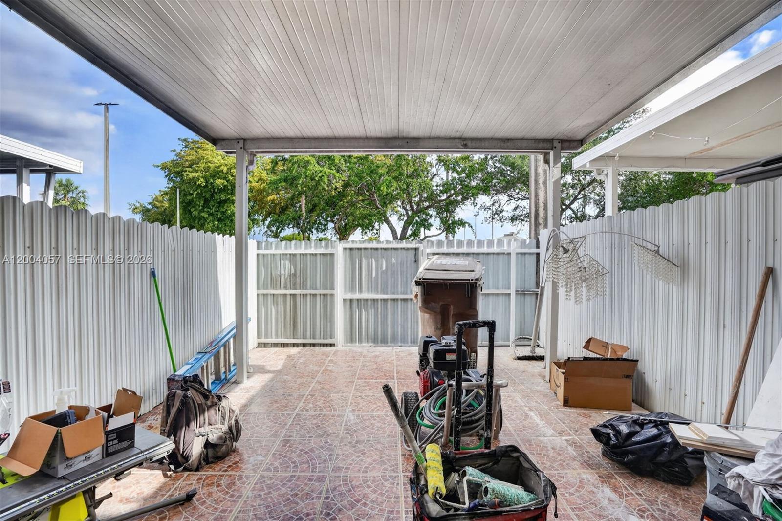 ANGELA CONDO - Residential