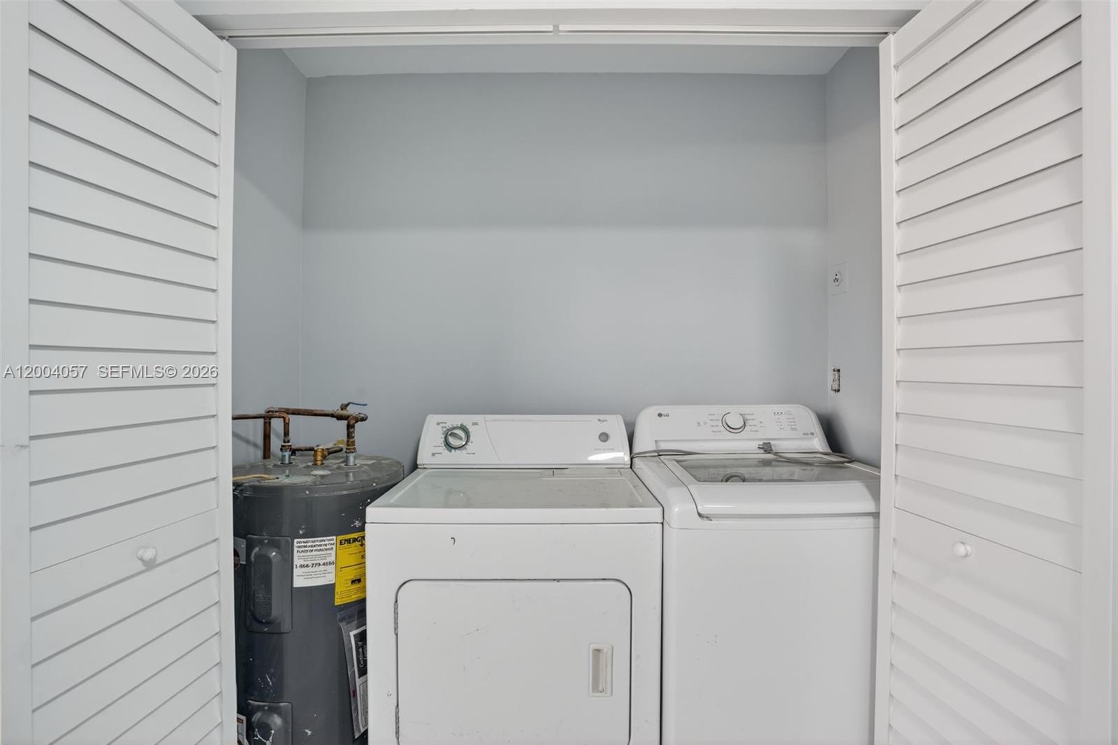 ANGELA CONDO - Residential