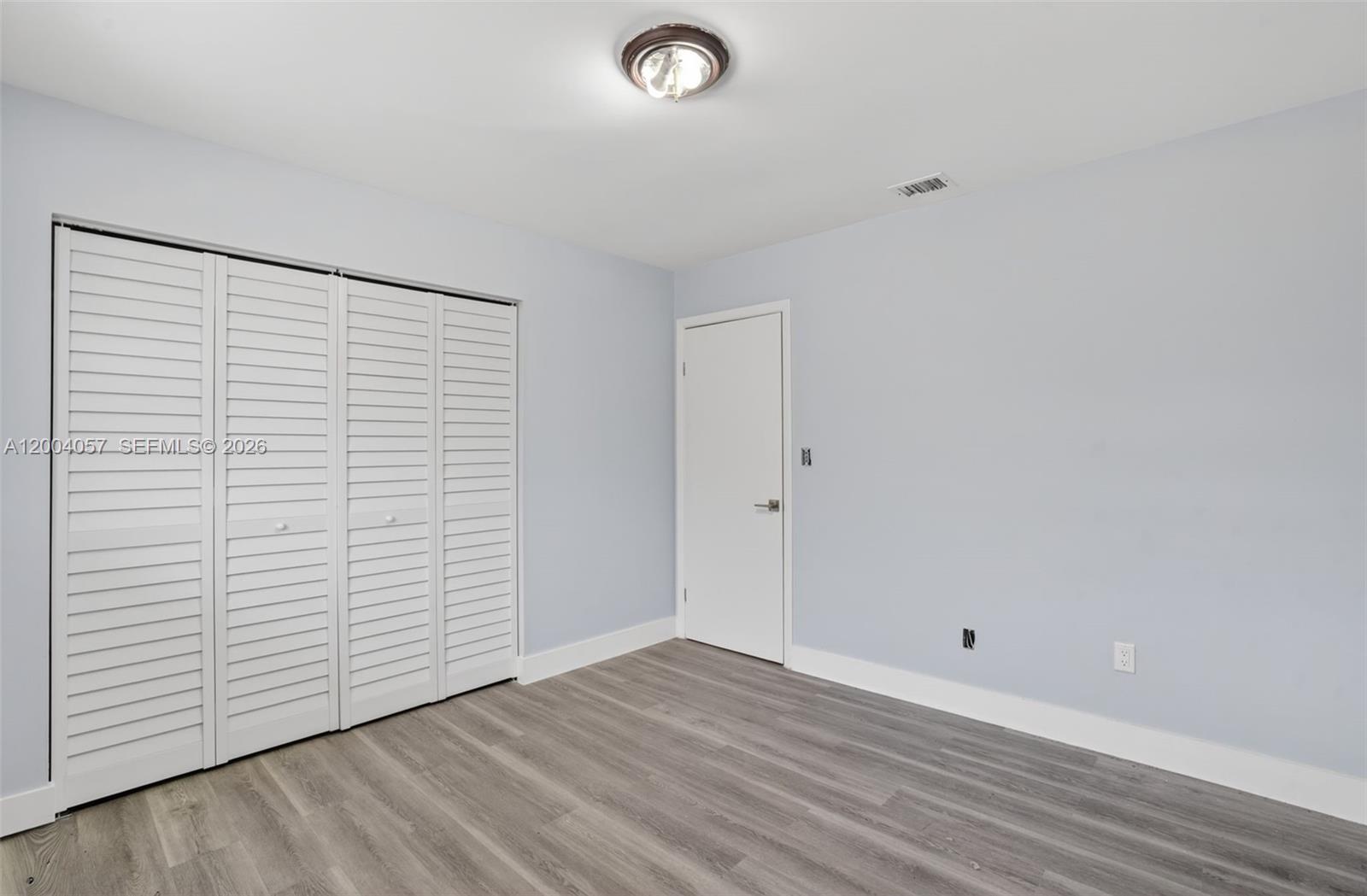 ANGELA CONDO - Residential