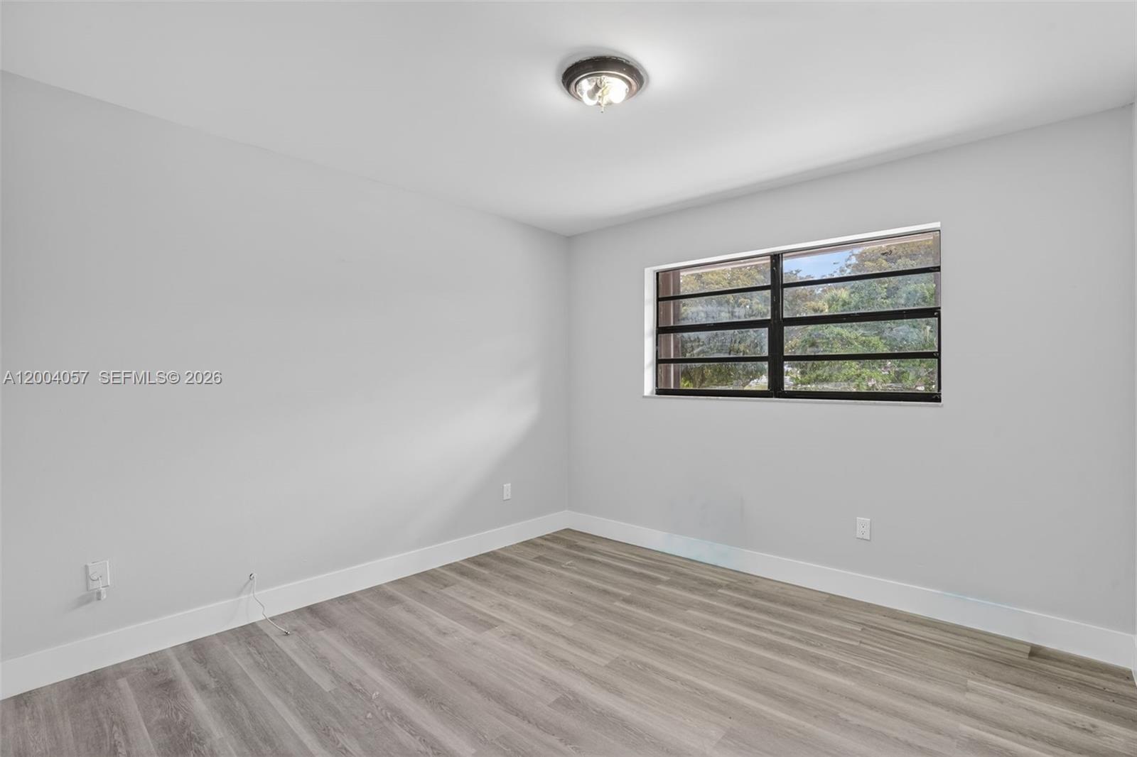 ANGELA CONDO - Residential