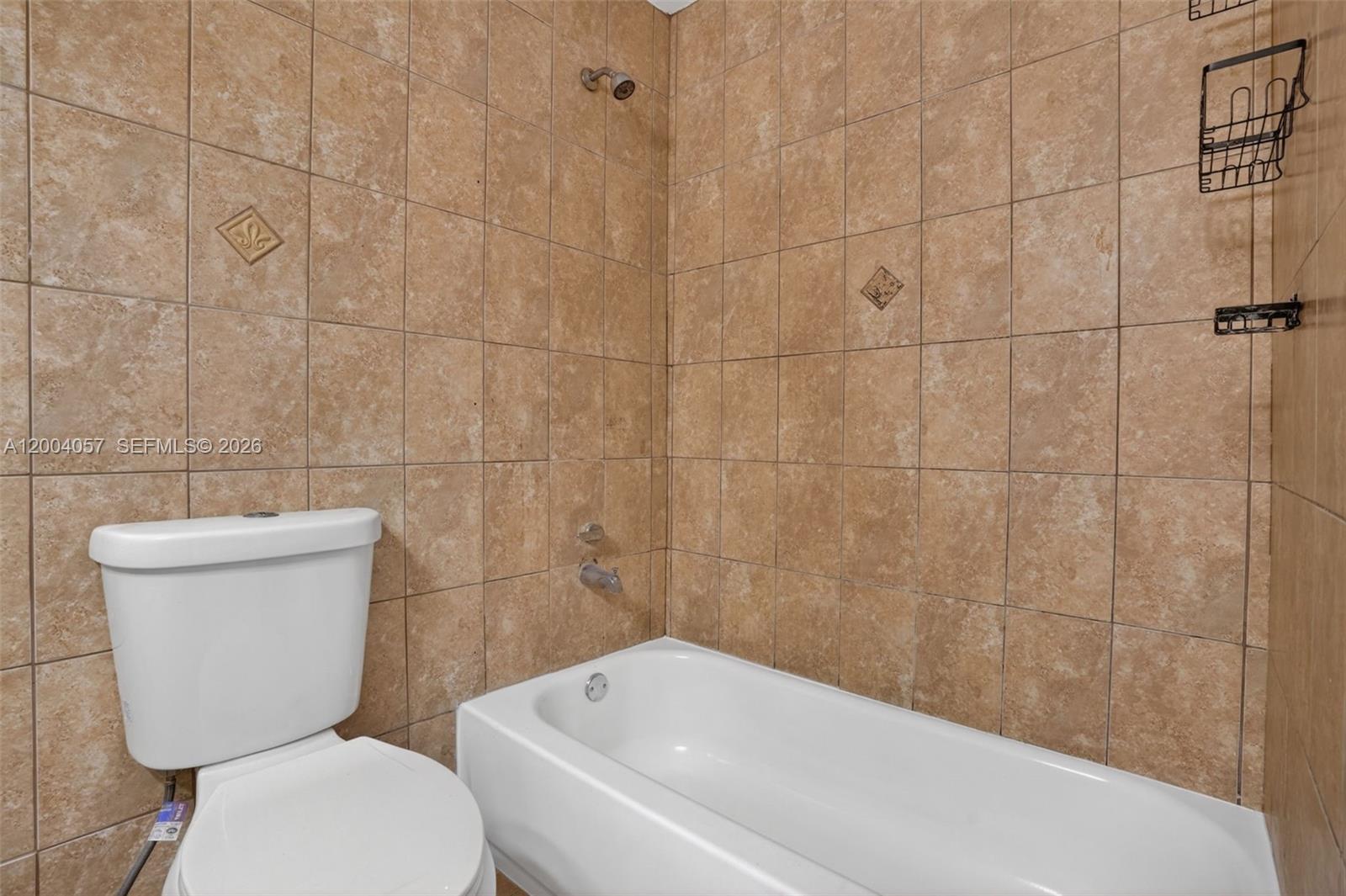 ANGELA CONDO - Residential