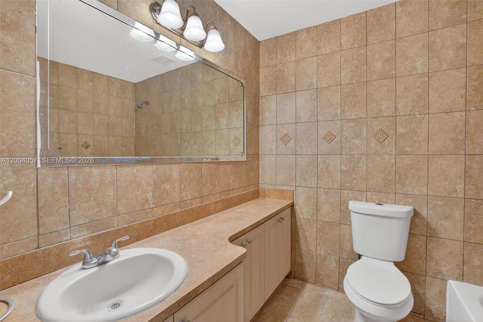 ANGELA CONDO - Residential