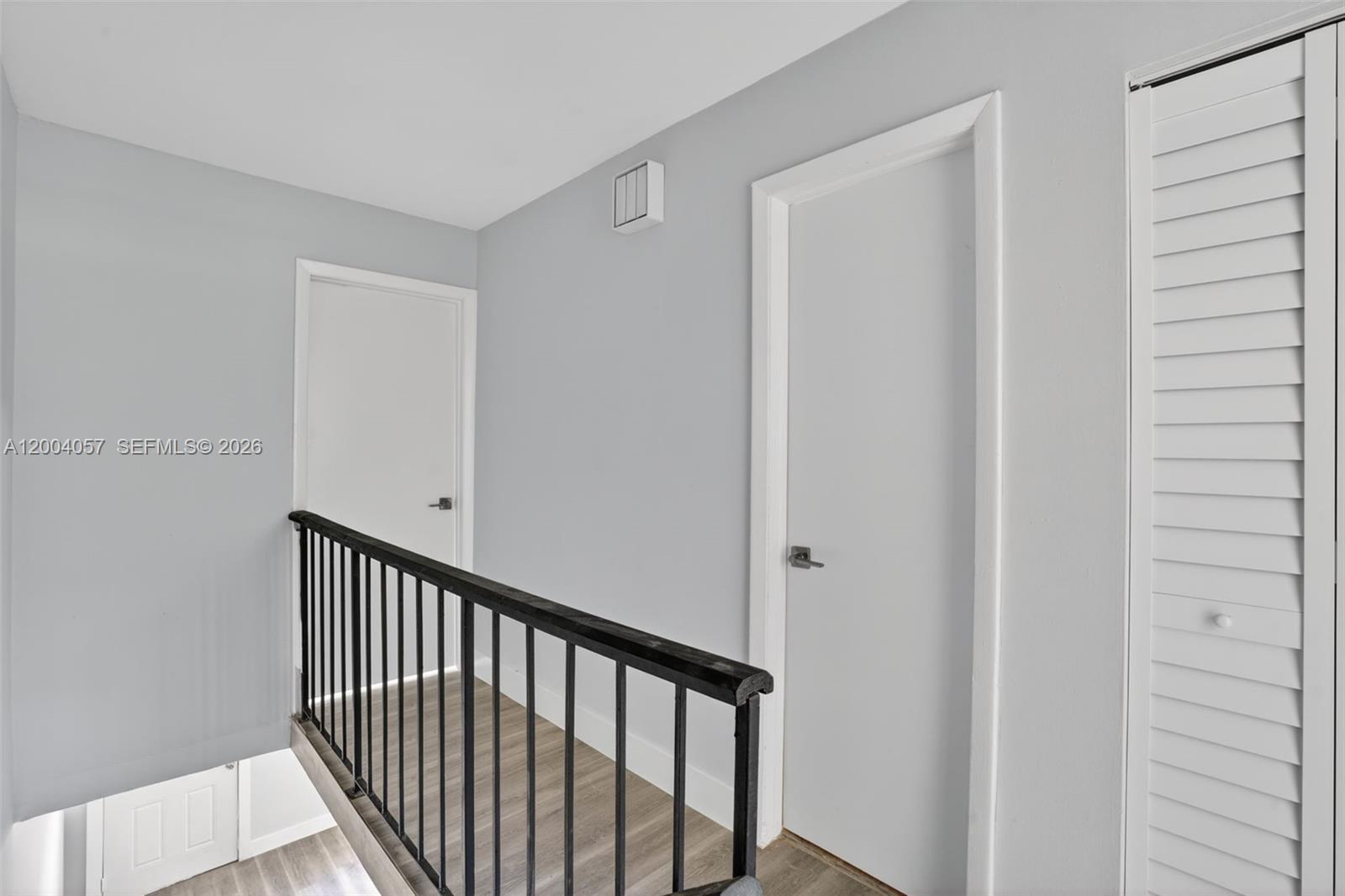 ANGELA CONDO - Residential