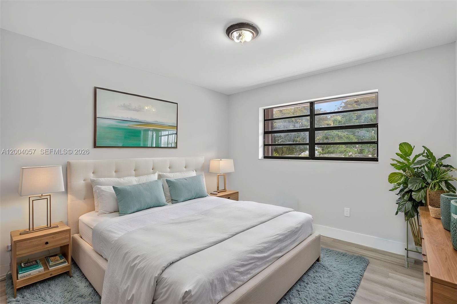 ANGELA CONDO - Residential