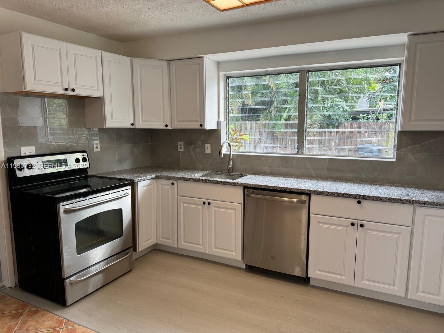 River Oaks - Residential Lease