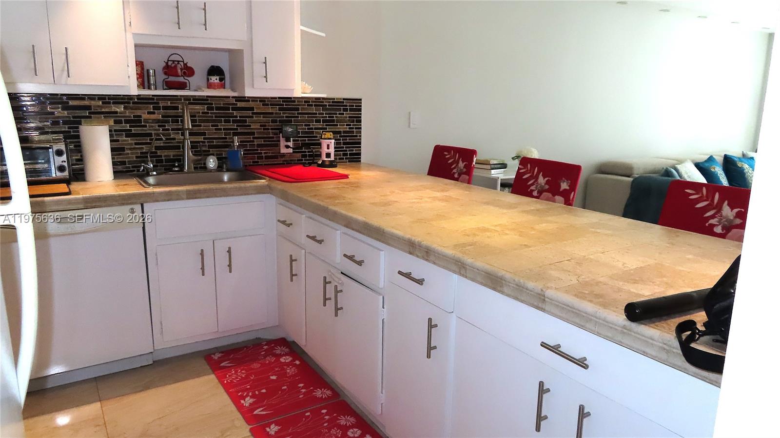 ARLEN BEACH CONDO - Residential Lease