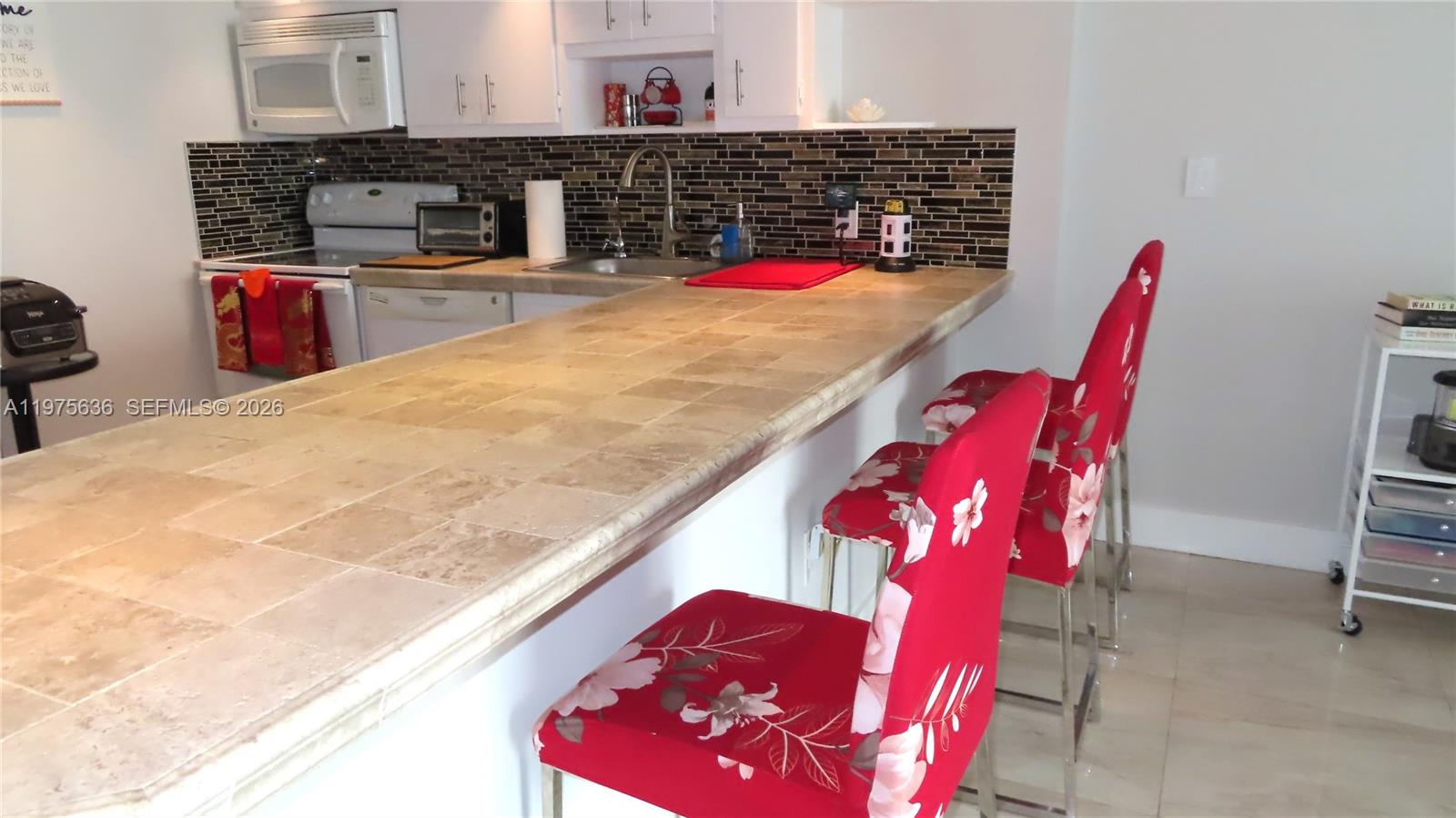 ARLEN BEACH CONDO - Residential Lease