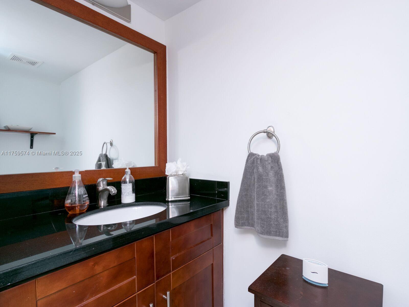 SECTORS 3 & 4 BOUNDARY PL - Residential Lease