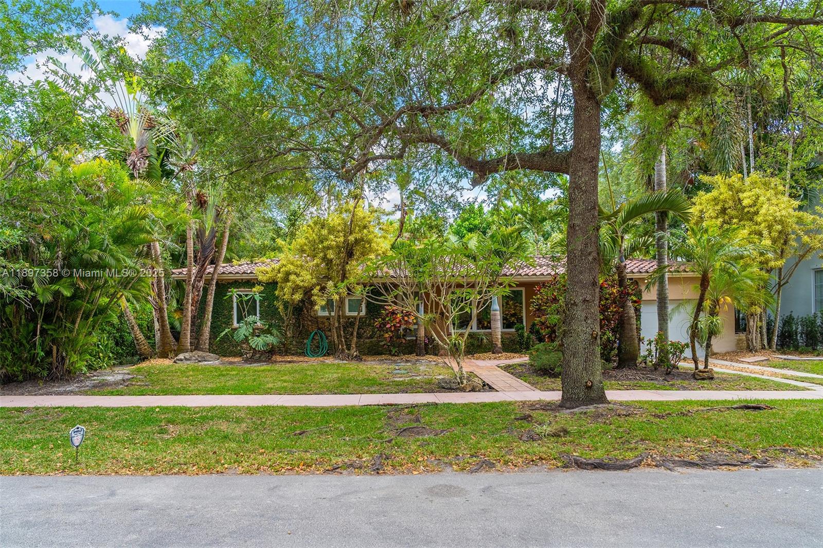 C G BISC BAY SEC 1 PL A - Residential Lease