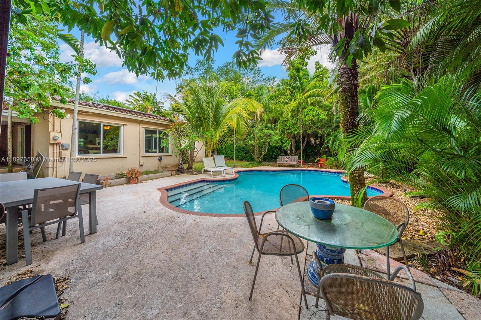 C G BISC BAY SEC 1 PL A - Residential Lease