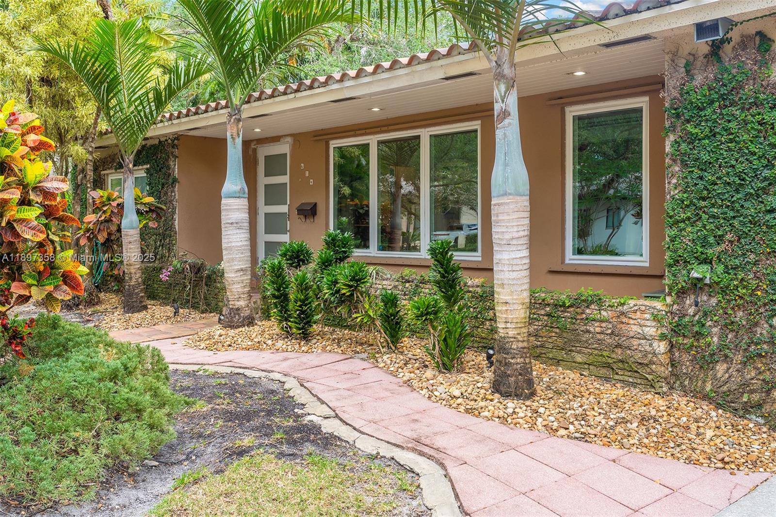 C G BISC BAY SEC 1 PL A - Residential Lease