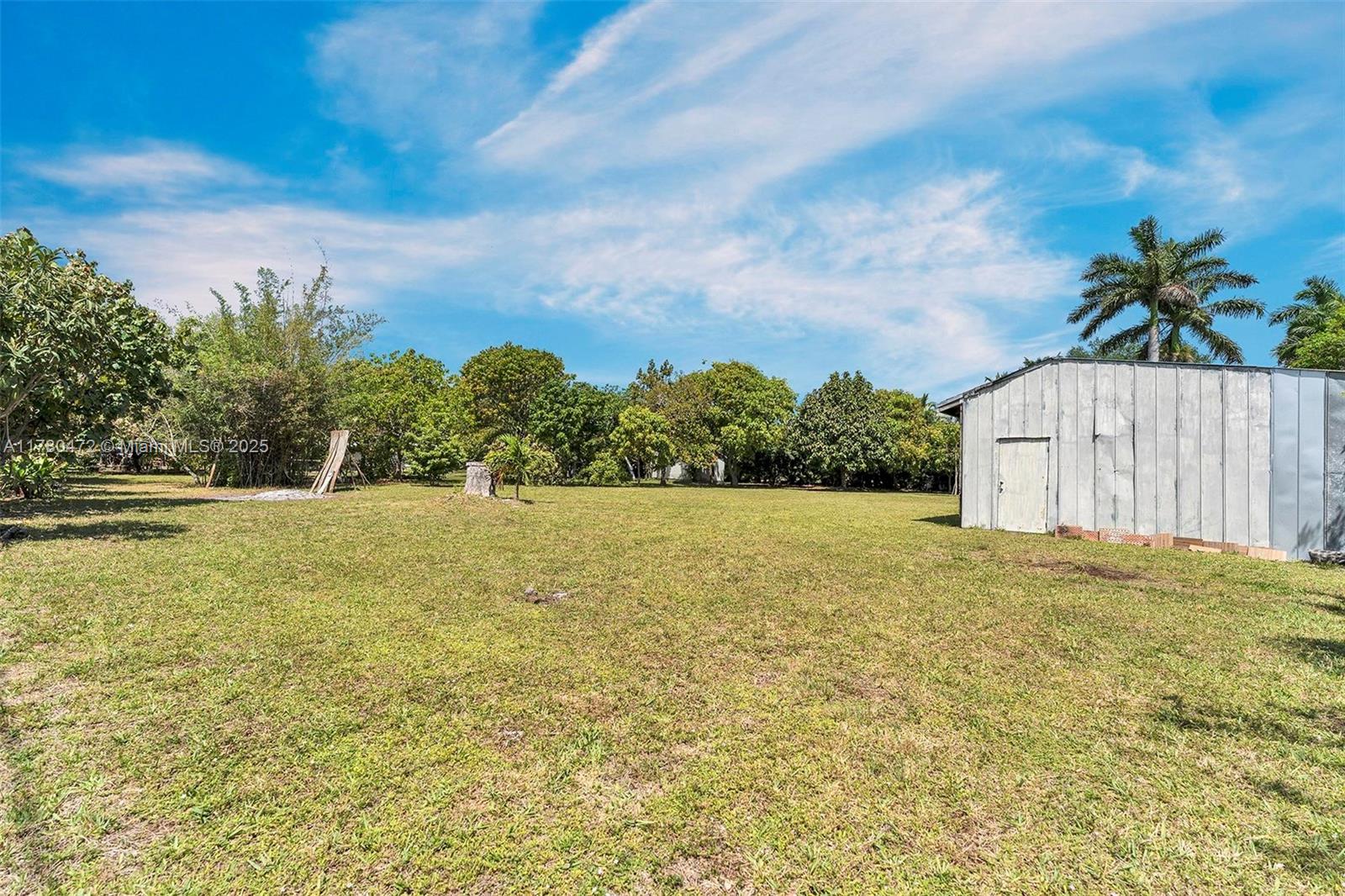 LAUDERDALE LITTLE RANCHES - Land