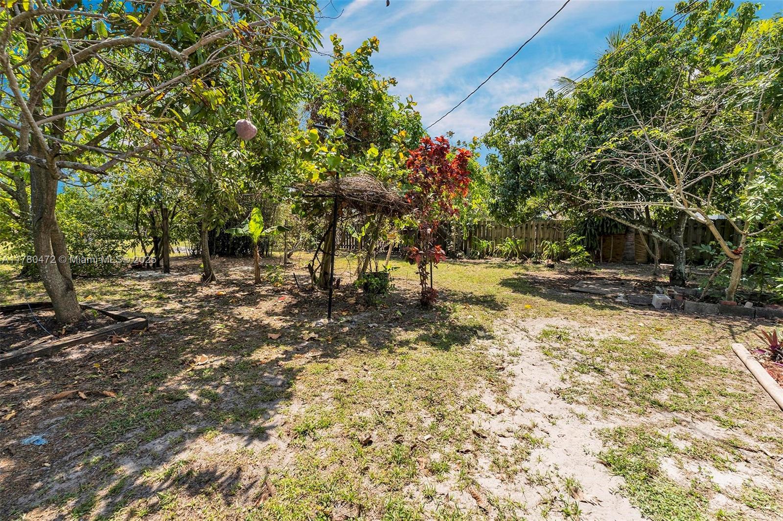 LAUDERDALE LITTLE RANCHES - Land