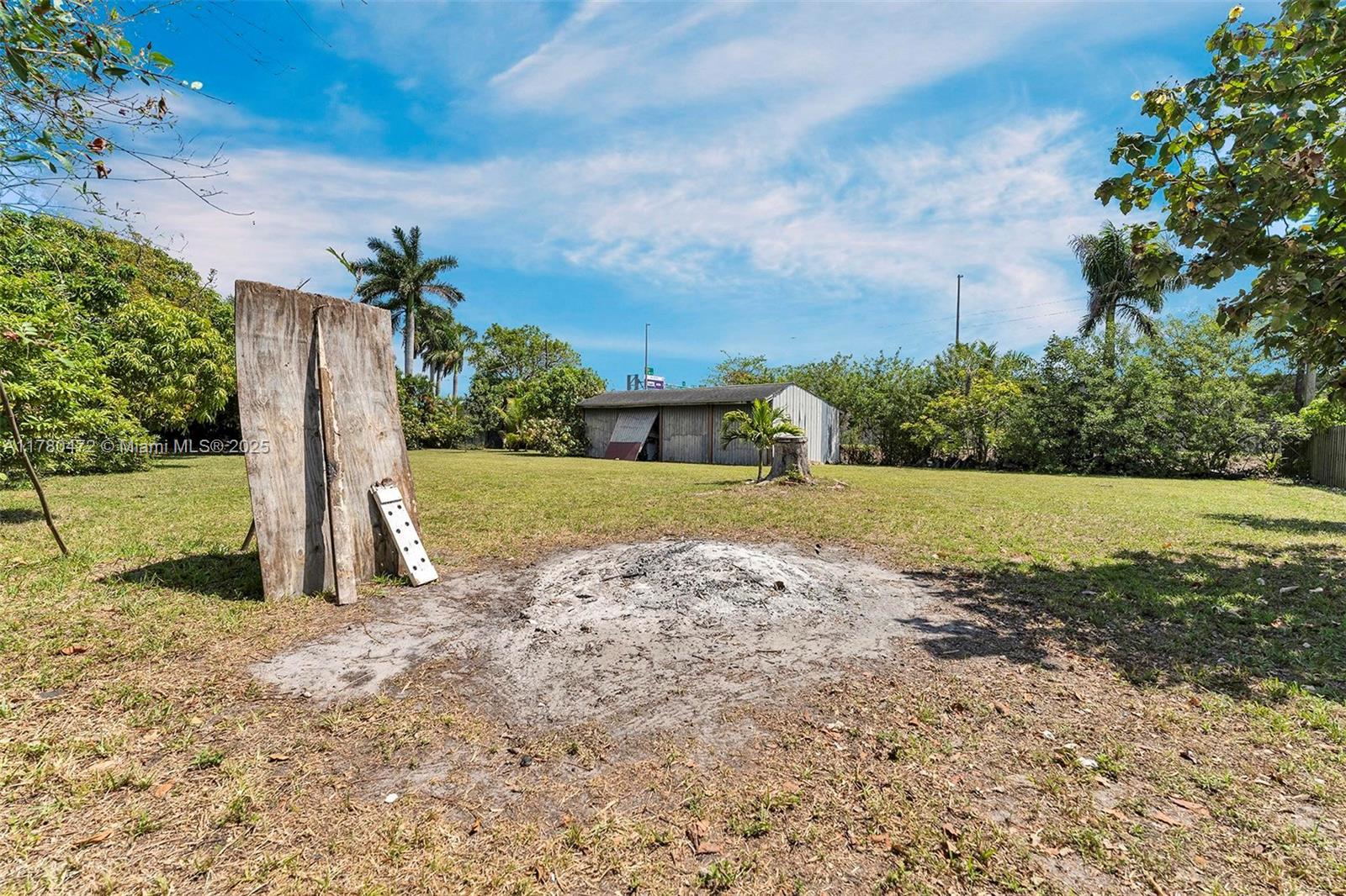 LAUDERDALE LITTLE RANCHES - Land