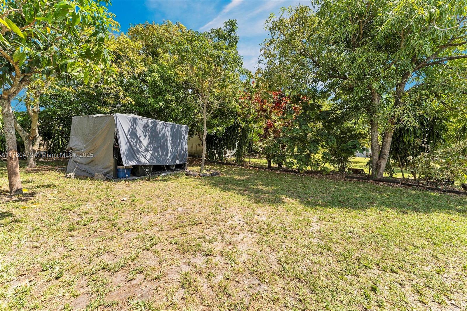 LAUDERDALE LITTLE RANCHES - Land