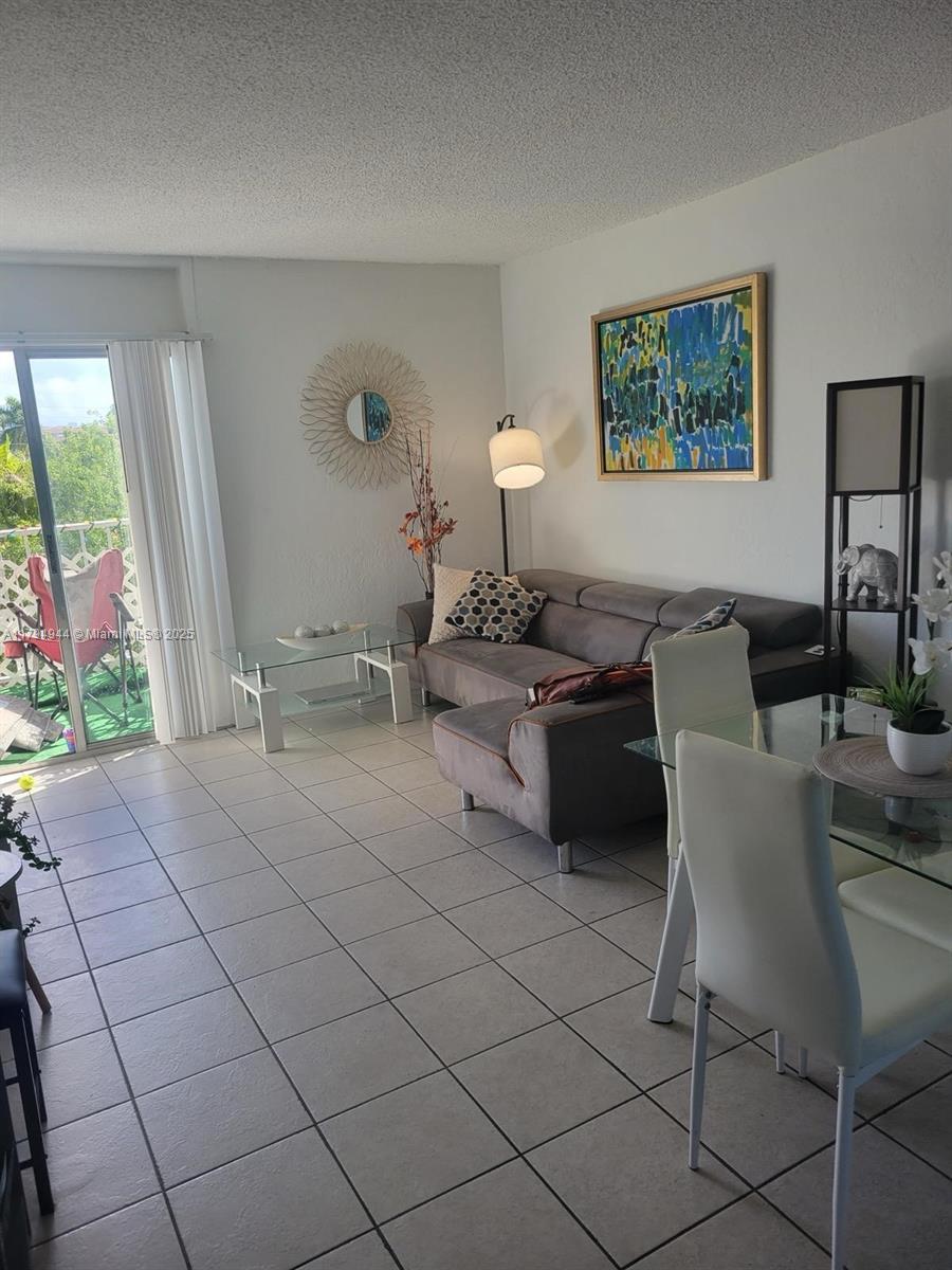 Rental Property at 4550 Nw 9th St 416E, Miami, Broward County, Florida - Bedrooms: 1 
Bathrooms: 1  - $1,800 MO.