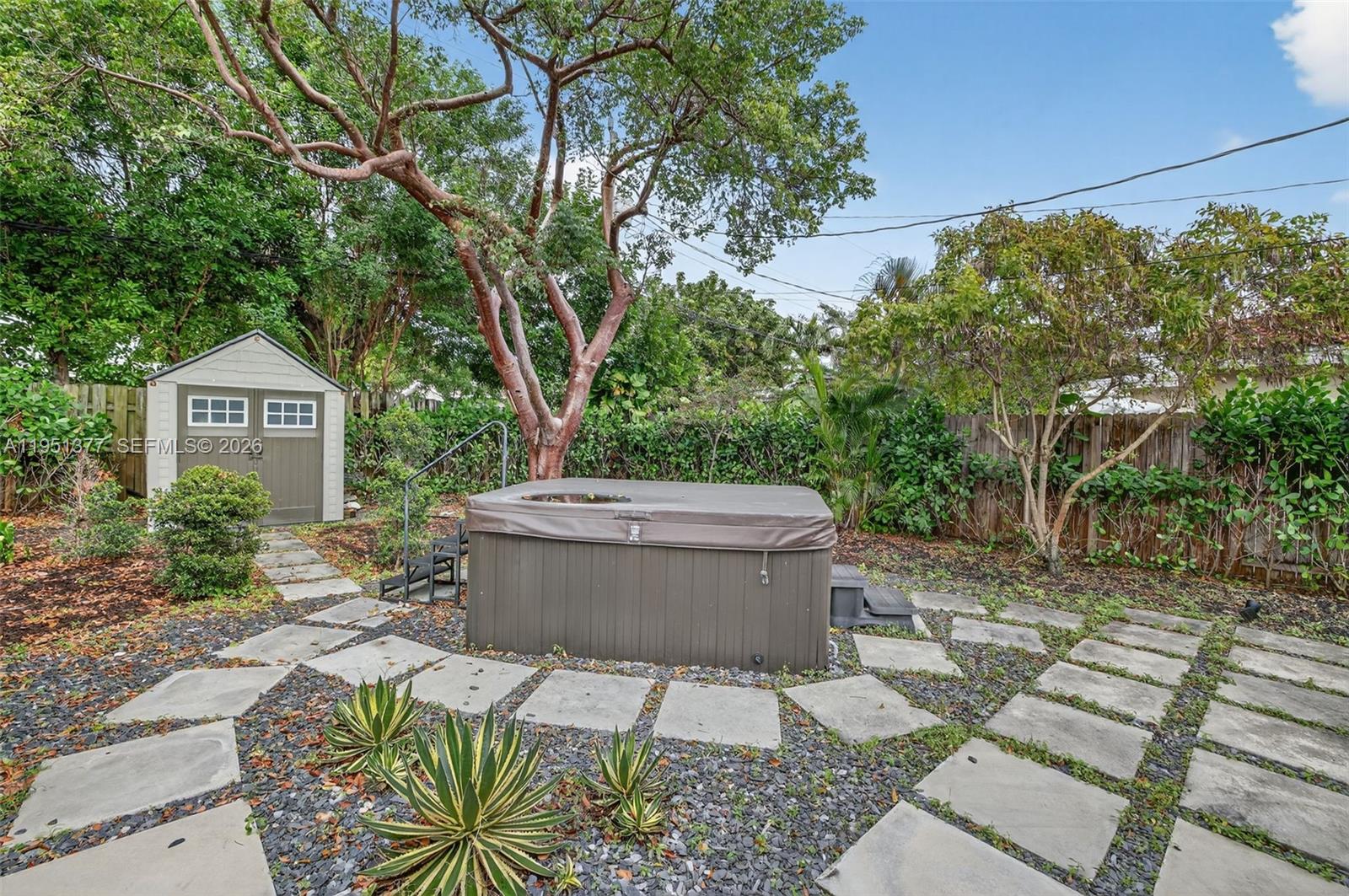 NORTH ANDREWS GARDENS FIR - Residential