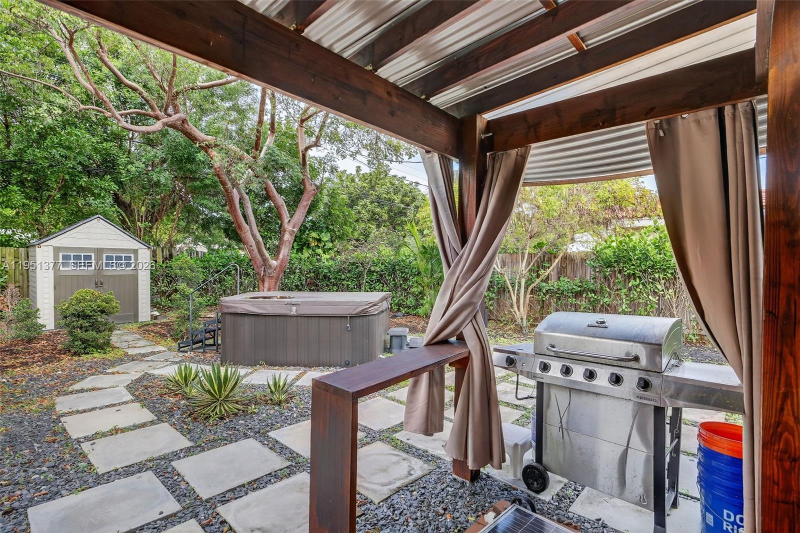 NORTH ANDREWS GARDENS FIR - Residential