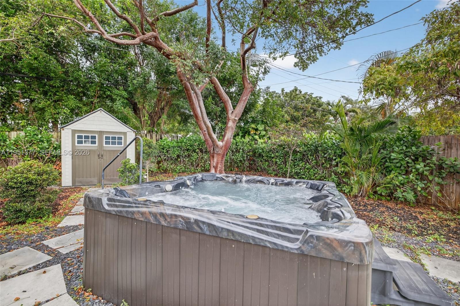 NORTH ANDREWS GARDENS FIR - Residential