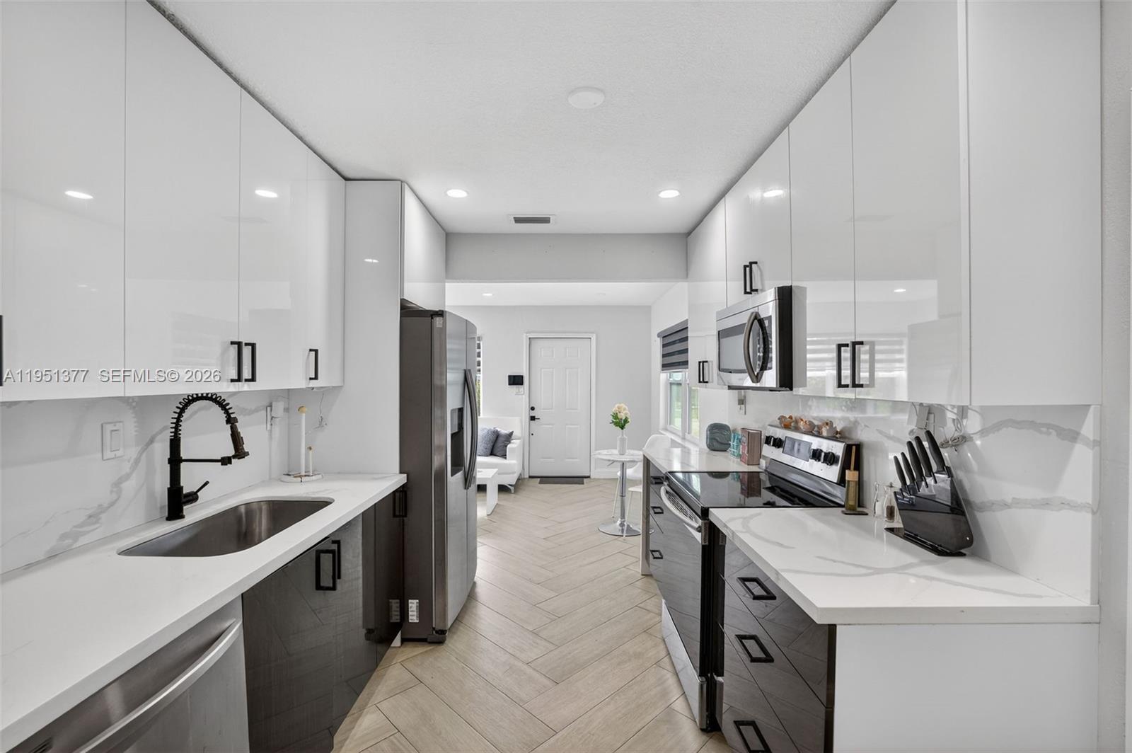 NORTH ANDREWS GARDENS FIR - Residential