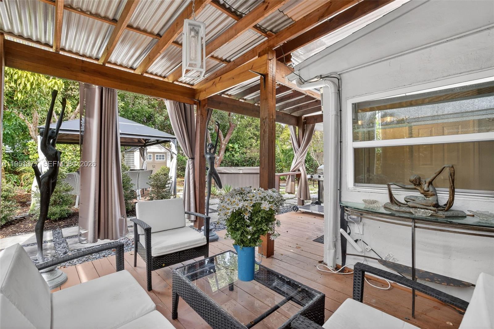 NORTH ANDREWS GARDENS FIR - Residential