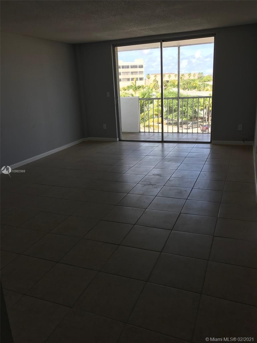 THREE SEASONS - Residential