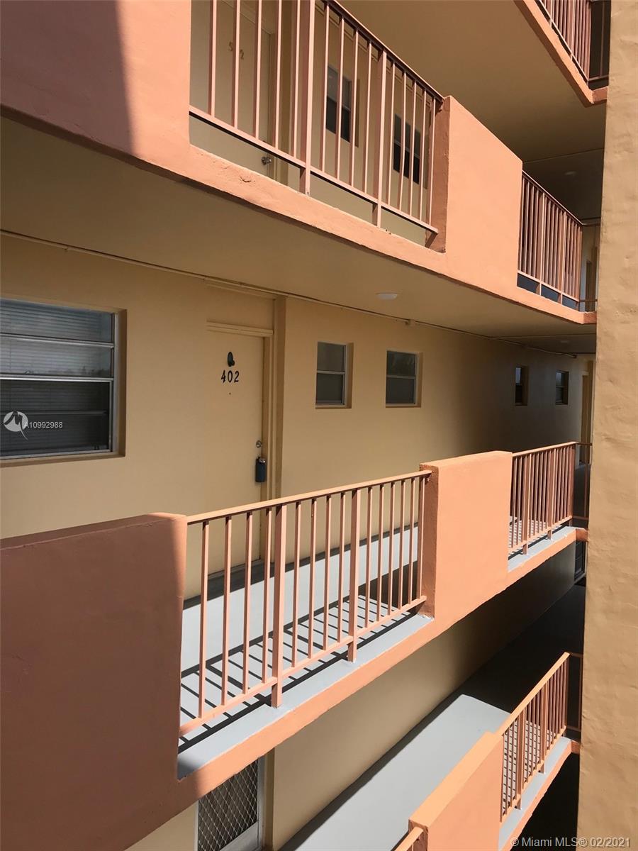 THREE SEASONS - Residential