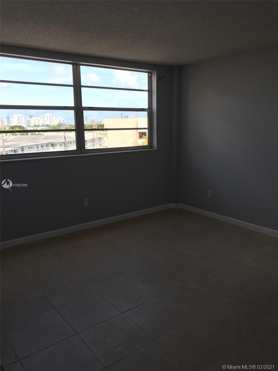 THREE SEASONS - Residential