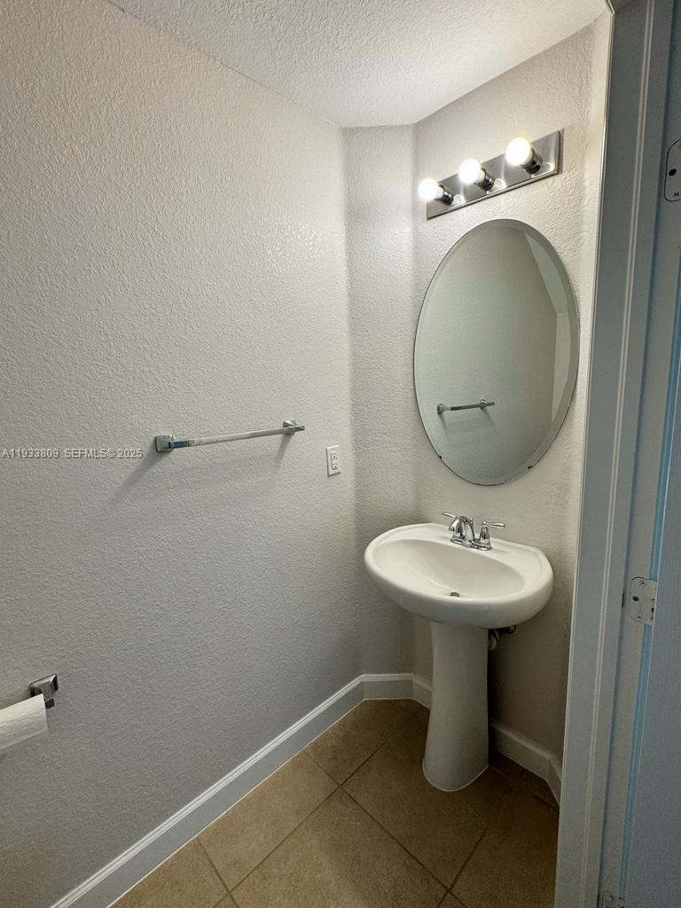 UNITED HOMES AT BELLA VIS - Residential Lease