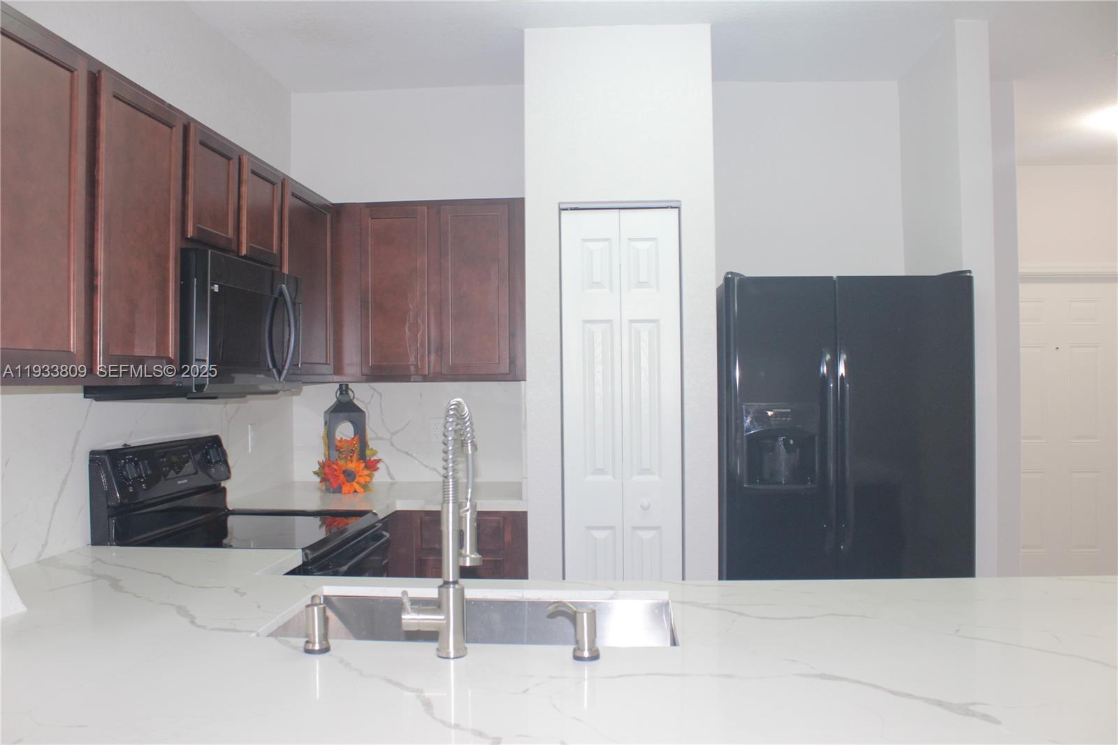 UNITED HOMES AT BELLA VIS - Residential Lease