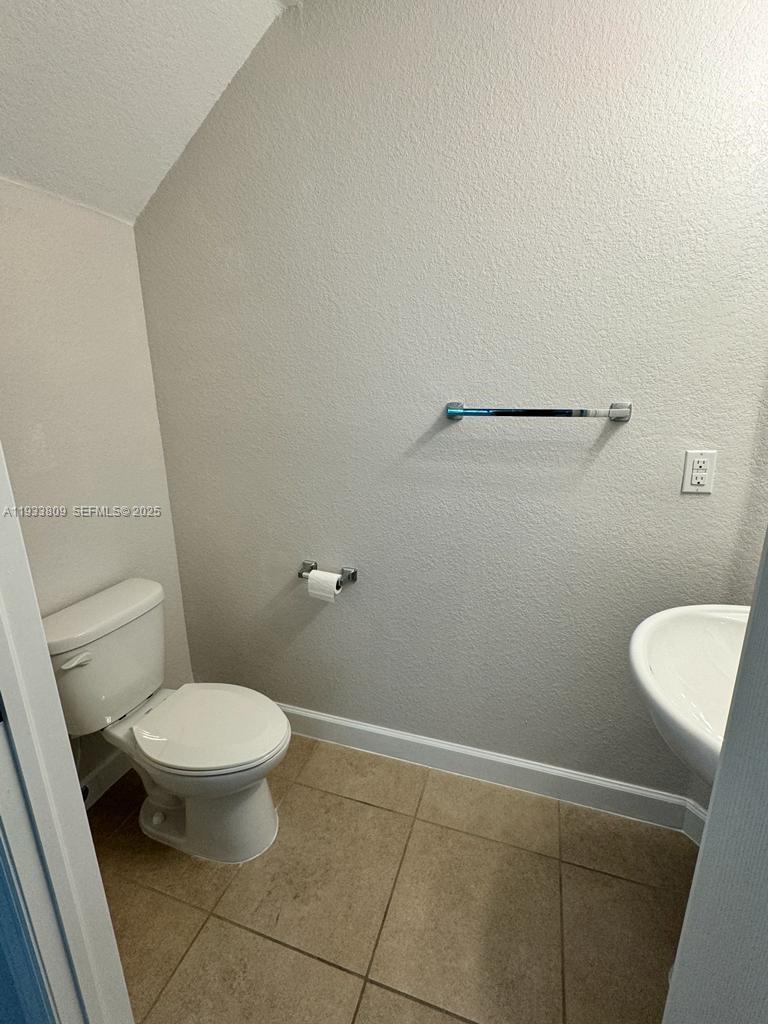 UNITED HOMES AT BELLA VIS - Residential Lease