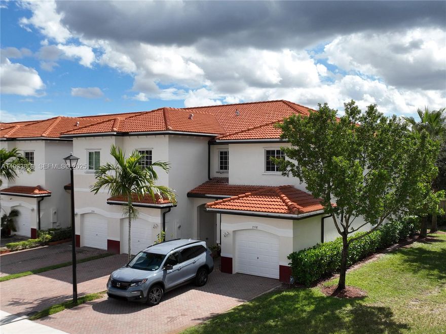 Live in the beautiful & Luxurious Bella Vista Community! Townhouse, 3Bed, 2.5Bth, 1Car Garage & 2parking spaces out, OpenKitchen, Master Suite, Walk-in Closet, Dual Sink Vanity, and other 2Bedrooms with big walk-in closet. Tile on the first level and contemporary laminate flooring, modern Lighting system, and back patio. Residents Enjoy ClubH, gym, Pool, PlayArea, on-site Management office &24hr Security. Association Includes landscaping, High-Speed CableTV. Close to Walmart, Shopping, Dining, Entertainment, Schools, main highways, and More. Only 1st month & 1 deposit, HOA approval is required for each resident over 18, At least 1 couple must have a credit score above 600. Available from February 2nd!!
Tenant Occupied, is 24-48 hours' notice required to show.