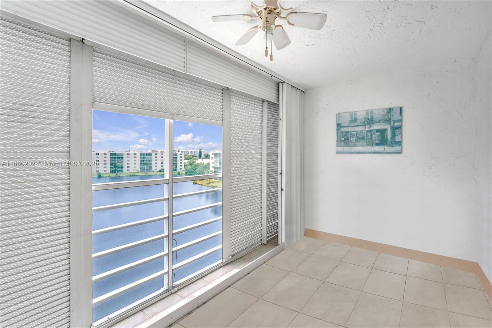 MEADOWBROOK LAKES VIEW CO - Residential