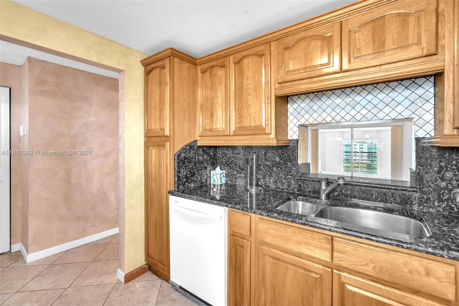 MEADOWBROOK LAKES VIEW CO - Residential