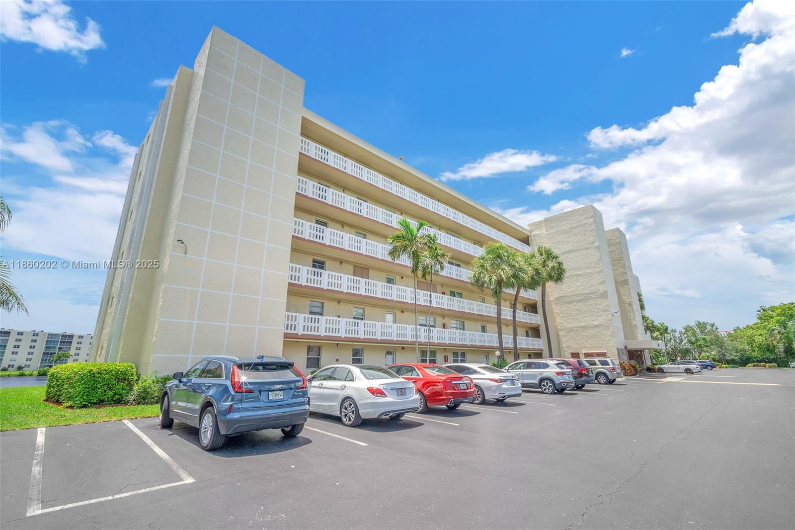 MEADOWBROOK LAKES VIEW CO - Residential