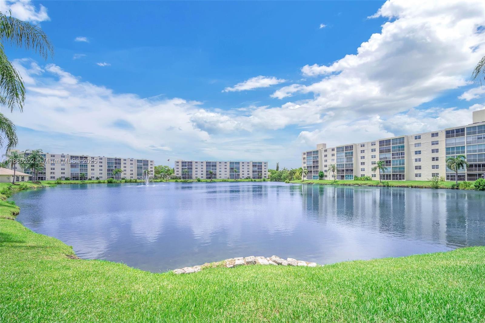This is a beautifully renovated 2 bedrooms 2 bath, cornor unit in a 55+ community of "Meadowbrooks Lakes" features an updated kitchen with wood cabinetry and granite countertops, tile florr throughout.
with a stuning lake views, this unit is cxonviniently near major highways, shopping and more. the 40 year certification complete.