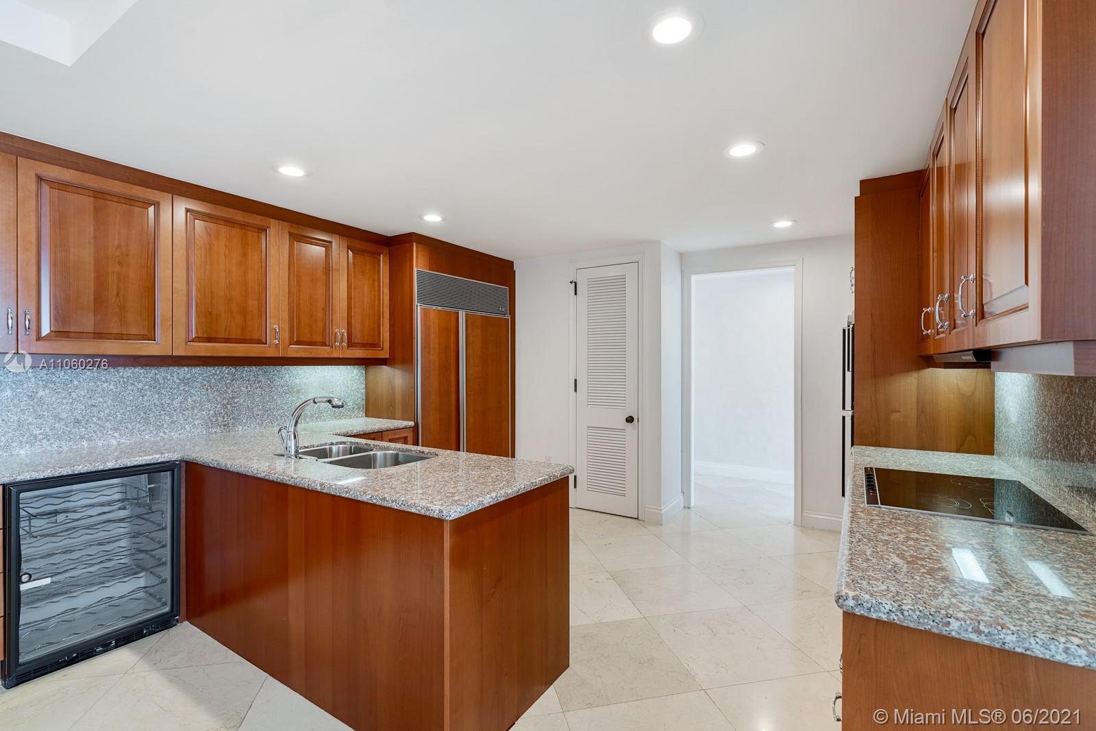 7600 OCEANSIDE AT FISHER - Residential