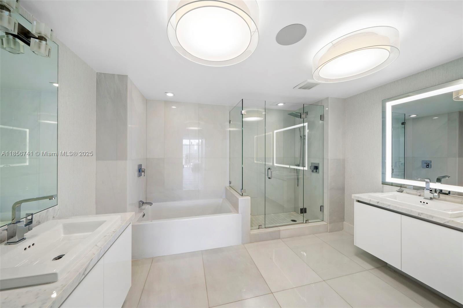 PARQUE TOWERS CONDO - Residential