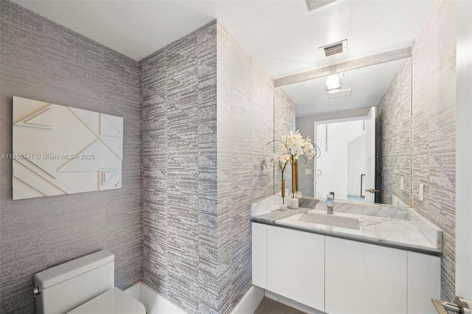 PARQUE TOWERS CONDO - Residential