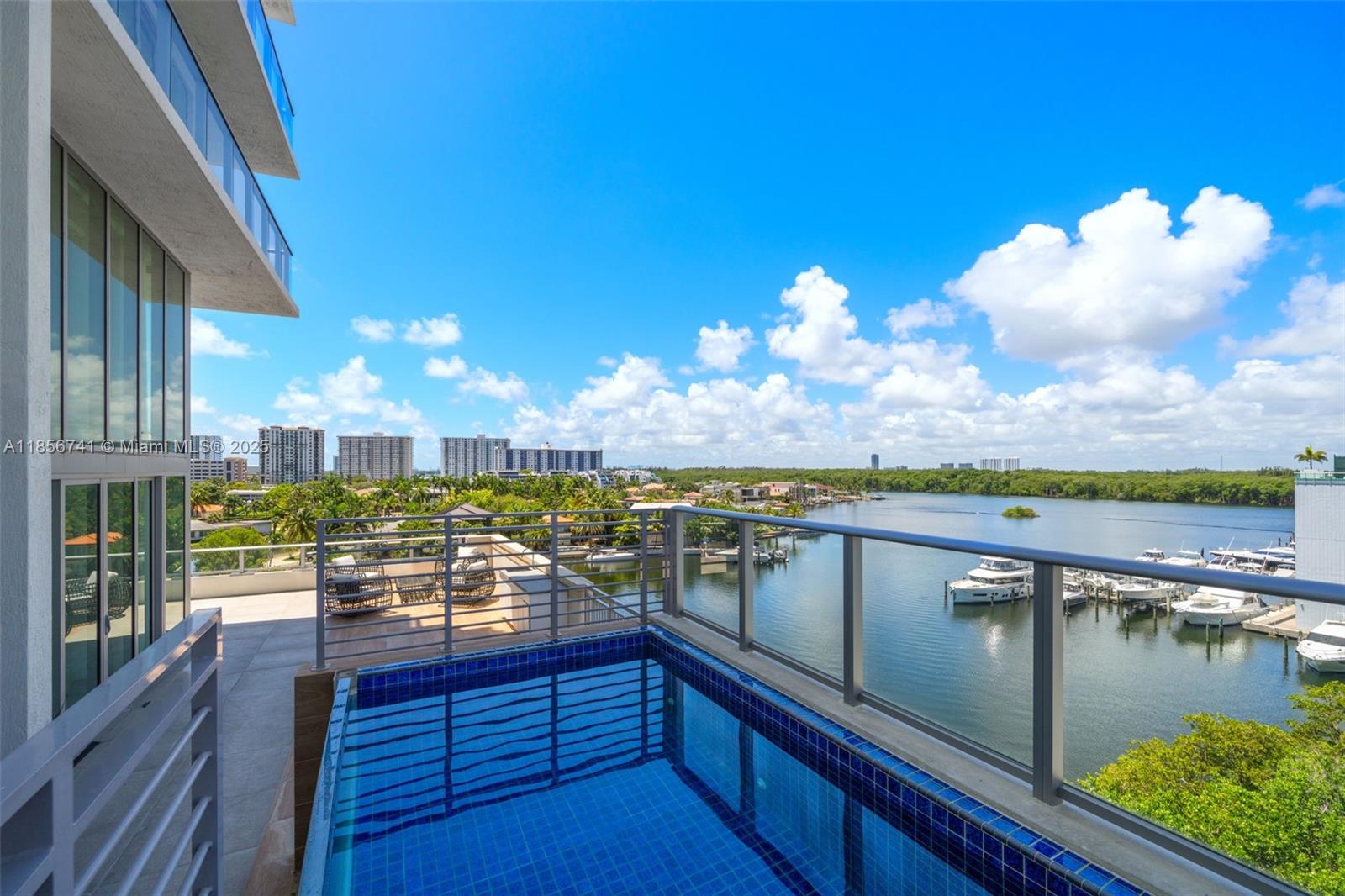 PARQUE TOWERS CONDO - Residential