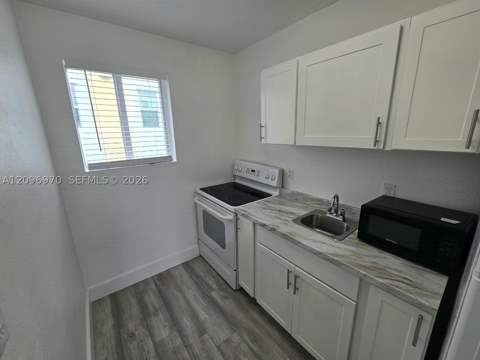 535 NW 7th St 12