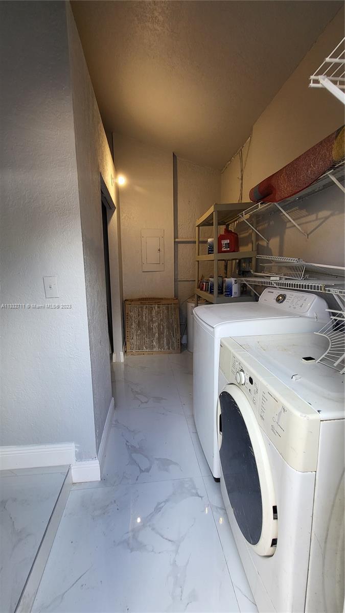 OAK RANCH MANOR CORR PL O - Residential