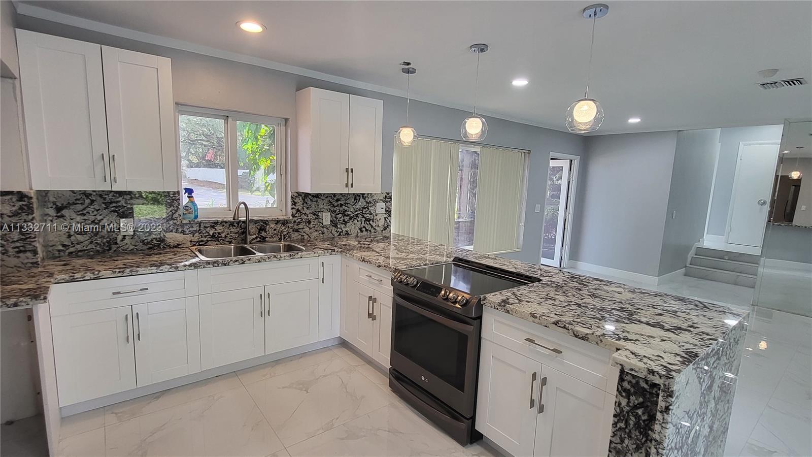 OAK RANCH MANOR CORR PL O - Residential