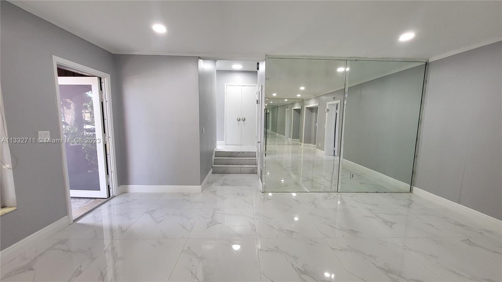 OAK RANCH MANOR CORR PL O - Residential