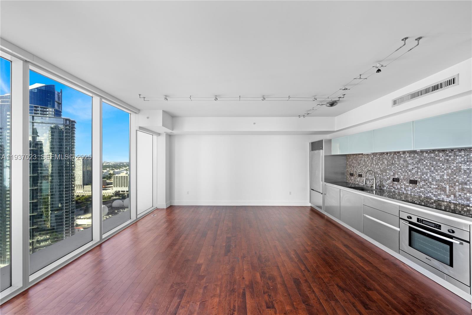 TEN MUSEUM PK RESIDENTIAL - Residential