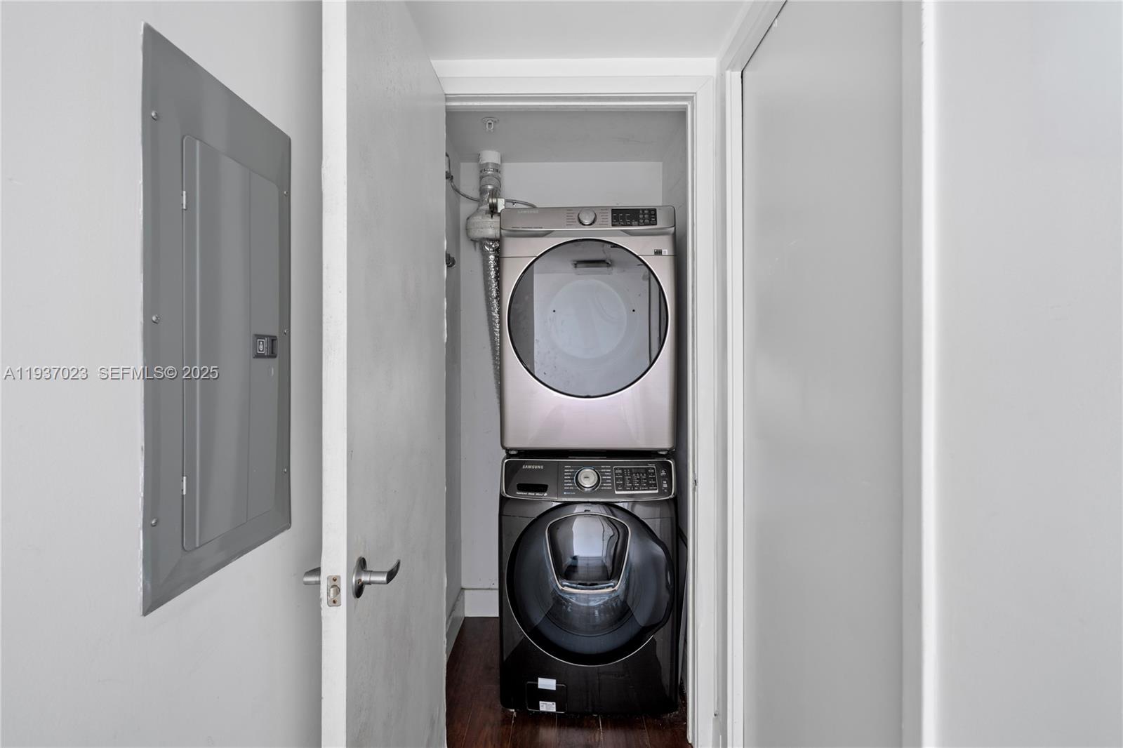 TEN MUSEUM PK RESIDENTIAL - Residential